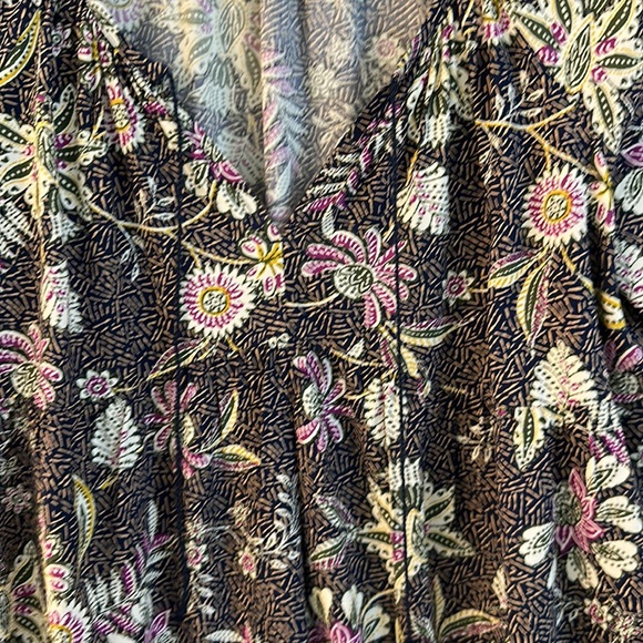 Old navy peasant blouse - Picture 3 of 5